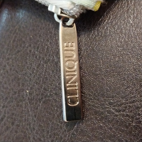 EUC Clinique Makeup Bag and Goodies - Picture 2 of 14